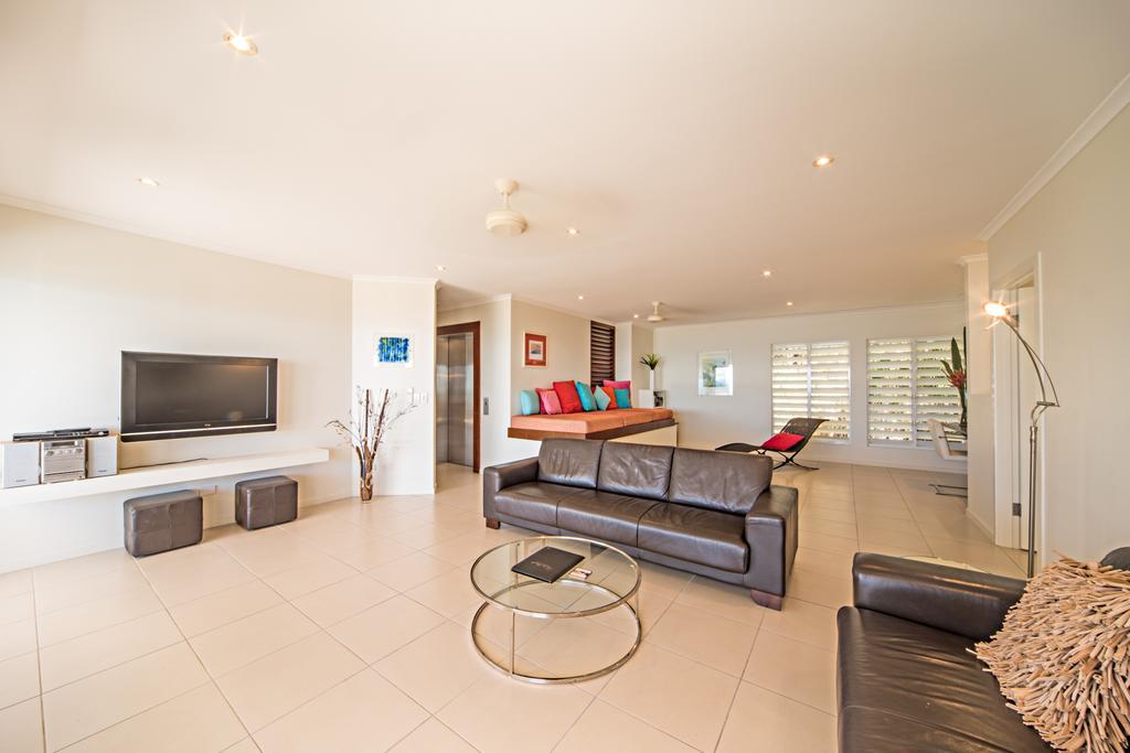 Sea Star Apartments Airlie Beach Bagian luar foto