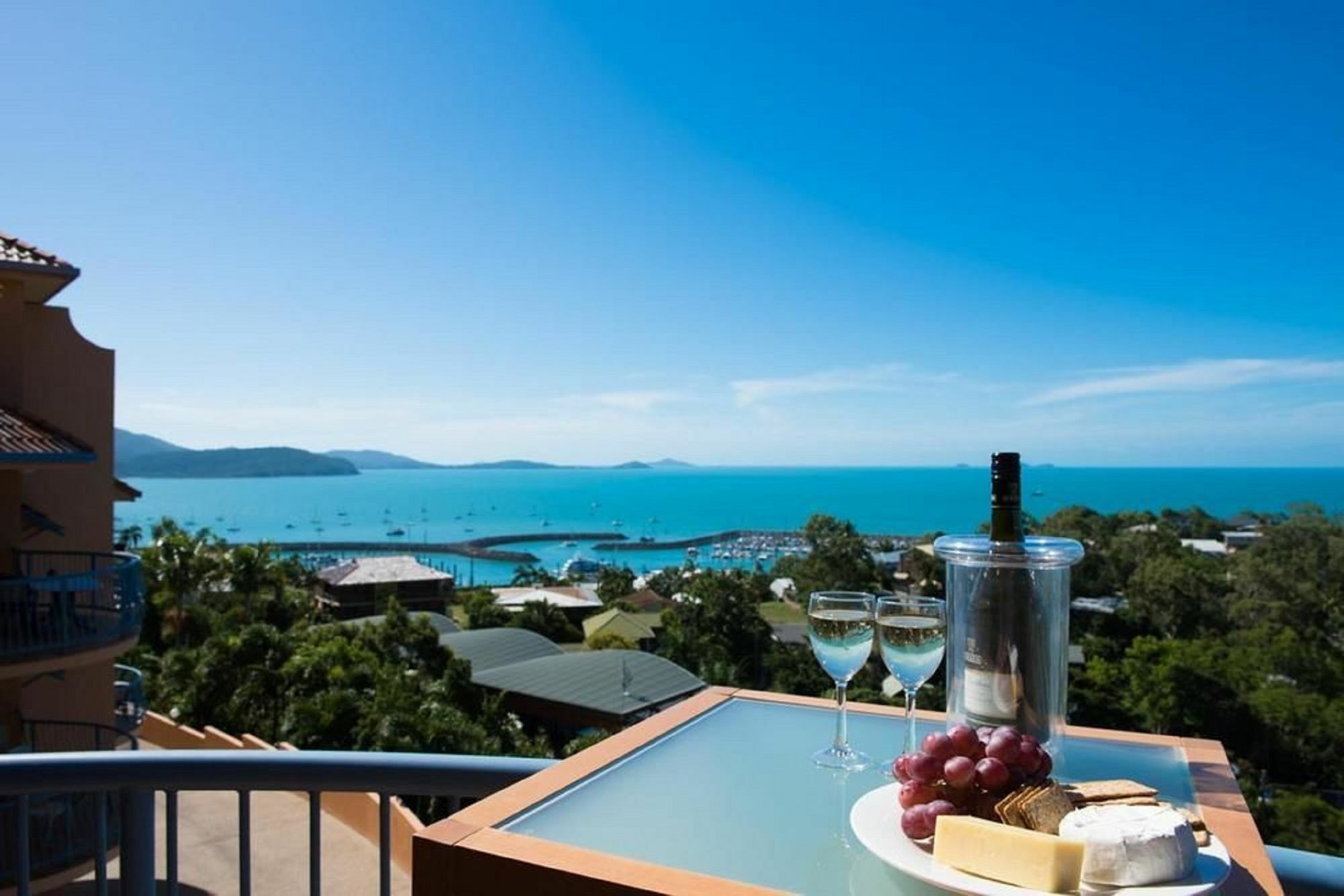 Sea Star Apartments Airlie Beach Bagian luar foto